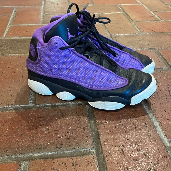 Jordan Kids Retro Venom Purple and Black Sneakers - Picture 1 of 6